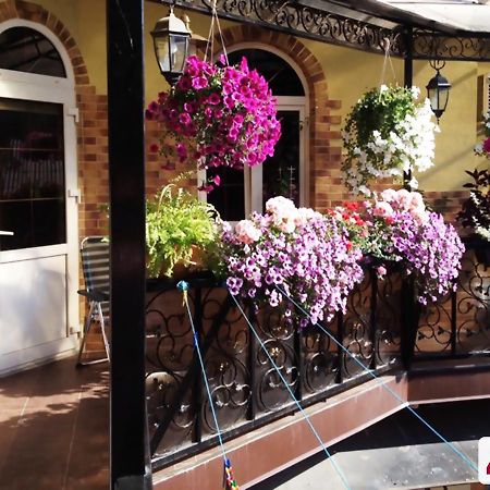 4You Apartaments Lviv Exterior photo